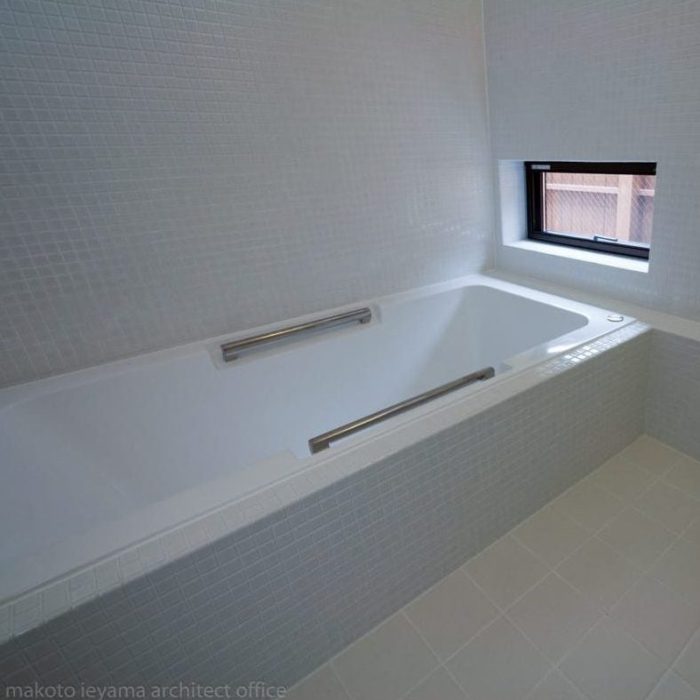 石引の家　浴室
